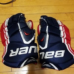 Bauer vapor hockey gloves